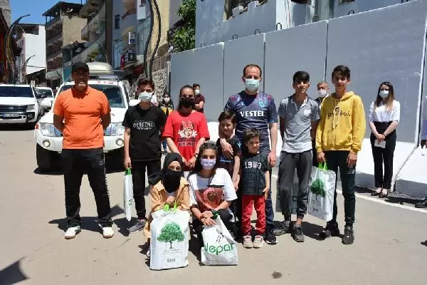 Şemdinli'de 19 Mayıs Atatürk'ü Anma, Gençlik ve Spor Bayramı kutlanıyor Şemdinli'de 19 Mayıs Atatürk'ü Anma, Gençlik ve Spor Bayramı kutlanıyor