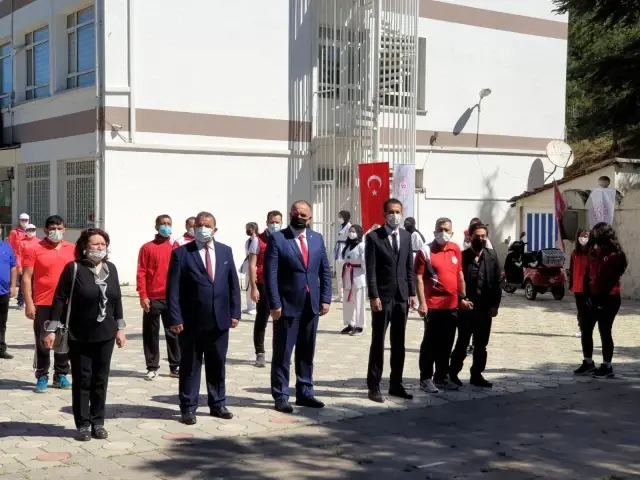 Suluova'da 19 Mayıs töreni Suluova'da 19 Mayıs töreni