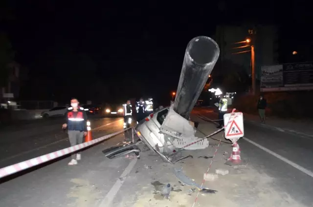 Son dakika 3. sayfa: Tekirdağ'da feci kaza: Yolun ortasındaki dev boruya çarpıp kanala düştü Son dakika 3. sayfa: Tekirdağ'da feci kaza: Yolun ortasındaki dev boruya çarpıp kanala düştü
