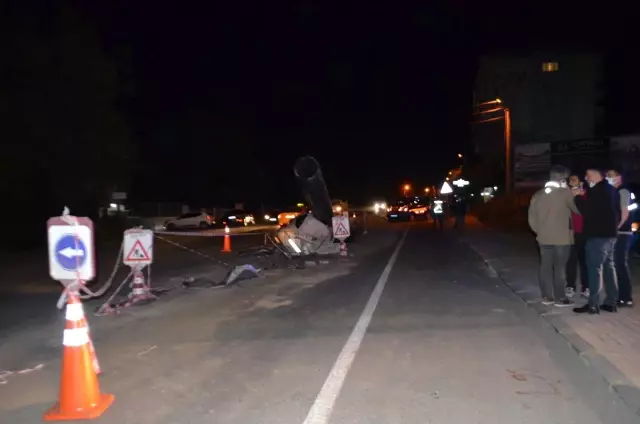 Son dakika 3. sayfa: Tekirdağ'da feci kaza: Yolun ortasındaki dev boruya çarpıp kanala düştü Son dakika 3. sayfa: Tekirdağ'da feci kaza: Yolun ortasındaki dev boruya çarpıp kanala düştü