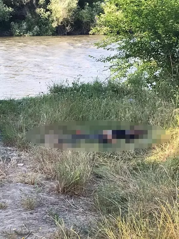 Uyuşturucu hap içen iki arkadaştan 1'i öldü Uyuşturucu hap içen iki arkadaştan 1'i öldü
