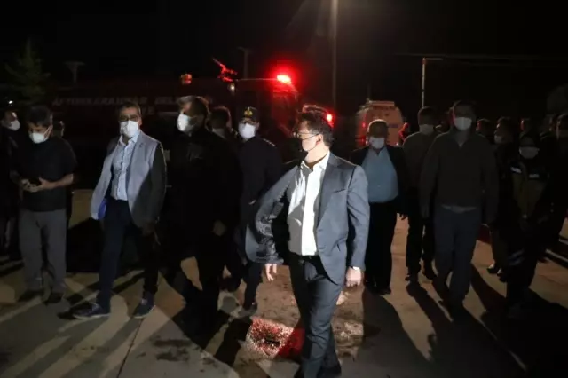 Vali Çiçek biyokütle enerji santralinde devam eden yangınla ilgili açıklamalarda bulundu Vali Çiçek biyokütle enerji santralinde devam eden yangınla ilgili açıklamalarda bulundu