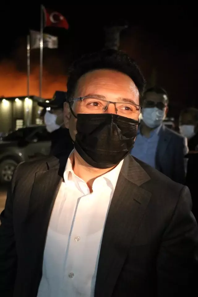 Vali Çiçek biyokütle enerji santralinde devam eden yangınla ilgili açıklamalarda bulundu Vali Çiçek biyokütle enerji santralinde devam eden yangınla ilgili açıklamalarda bulundu