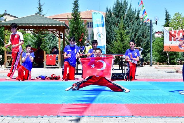 Yeşilyurt'ta 19 Mayıs özel bir programla kutladı