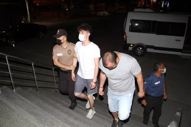 3 şüphe üzerine durdurulan araçta 6 bin 298 adet yeşil reçeteli kimyasal ilaç ele geçirildi 3 şüphe üzerine durdurulan araçta 6 bin 298 adet yeşil reçeteli kimyasal ilaç ele geçirildi