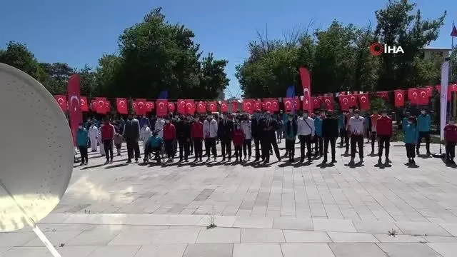 Ağrı'da 19 Mayıs Atatürk'ü Anma, Gençlik ve Spor Bayramı kutlandı Ağrı'da 19 Mayıs Atatürk'ü Anma, Gençlik ve Spor Bayramı kutlandı