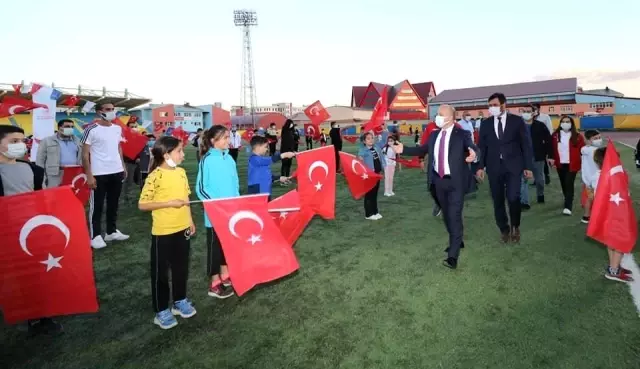 Ağrı'da İstiklal Marşı Coşku ile okundu Ağrı'da İstiklal Marşı Coşku ile okundu