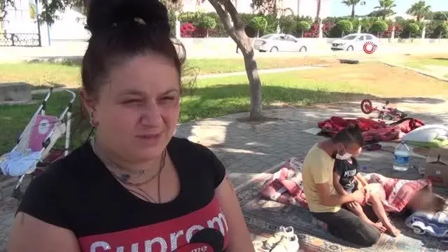 Ailesiyle tartışıp even kovuldular, parkta yaşamaya başladılarİki çocuğuyla ve eşiyle parkta yaşam mücadelesi veriyorAile arasında yaşanan kavganın... Ailesiyle tartışıp even kovuldular, parkta yaşamaya başladılarİki çocuğuyla ve eşiyle parkta yaşam mücadelesi veriyorAile arasında yaşanan kavganın...