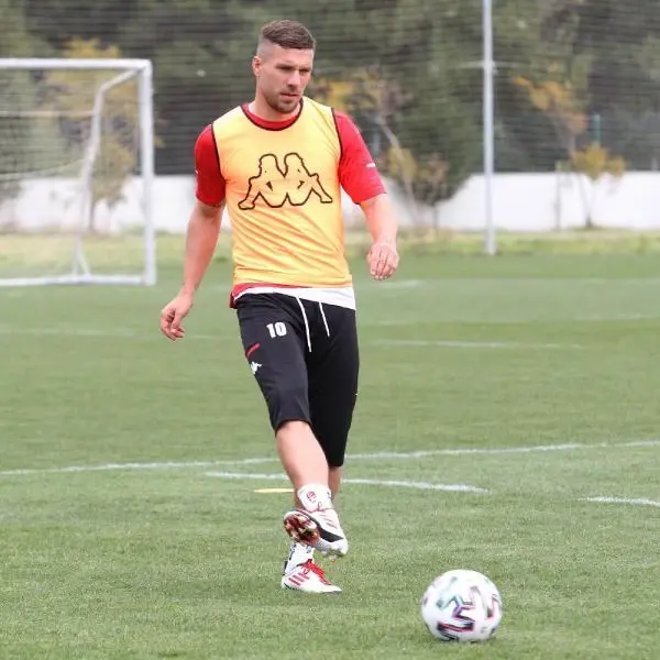 Antalyaspor, Podolski ile yolları ayırıyor