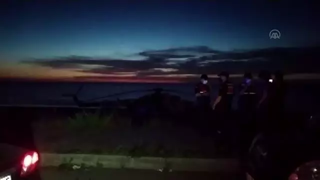 Azerbaycan'a ait askeri helikopter teknik nedenle Giresun sahiline zorunlu iniş yaptı (2) Azerbaycan'a ait askeri helikopter teknik nedenle Giresun sahiline zorunlu iniş yaptı (2)