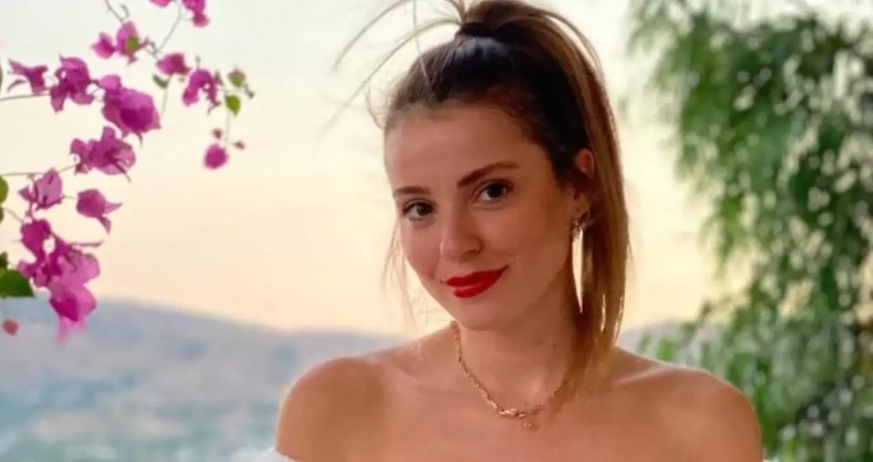 Ezgi Eyüboğlu kimdir? Ezgi Eyüboğlu dizileri ve filmleri! Ezgi Eyüboğlu nereli ve kaç yaşındadır?