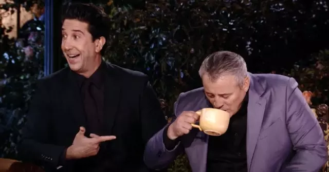 Friends dizisinin özel bölümü 'Yeniden Buluşma' fragmanından dikkat çeken 7 detay