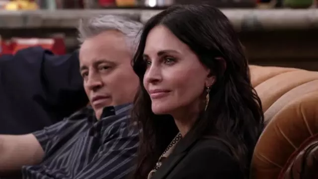 Friends dizisinin özel bölümü 'Yeniden Buluşma' fragmanından dikkat çeken 7 detay