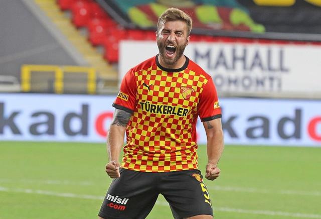 Galatasaray yeni sezonun ilk transferini Alpaslan Öztürk ile yaptı