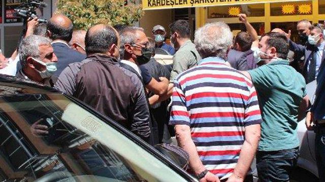 Akşener, Rize ziyaretinde kendisine yöneltilen soruya sert tepki gösterdi: Sizi Allah'a havale ediyorum