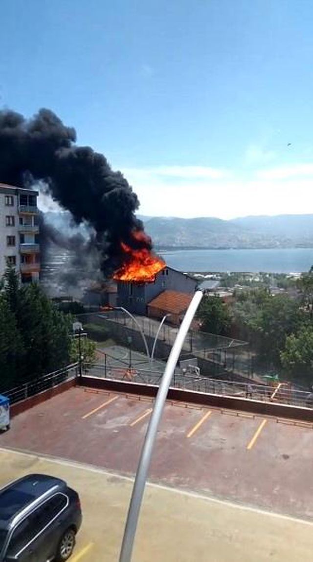 kocaeli de ev yangini mudahale suruyor 2 14144730 o