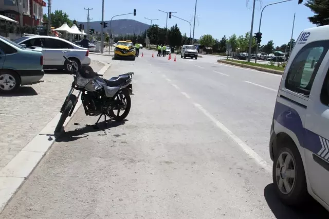 Konya'da iki ayrı trafik kazası: 3 yaralı Konya'da iki ayrı trafik kazası: 3 yaralı