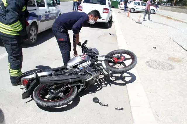 Konya'da iki ayrı trafik kazası: 3 yaralı Konya'da iki ayrı trafik kazası: 3 yaralı