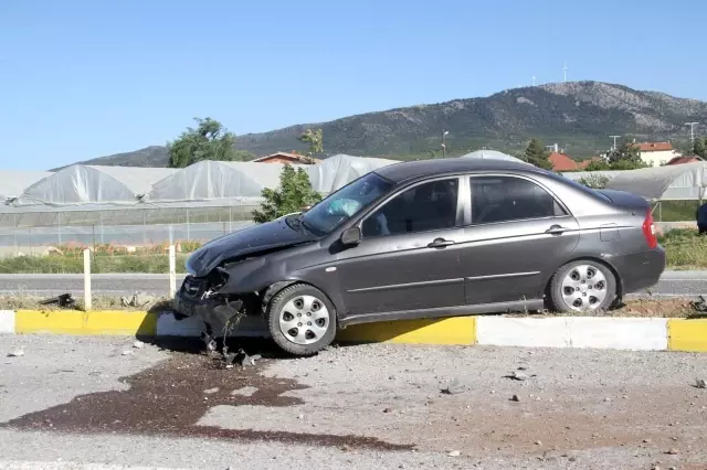 Konya'da iki ayrı trafik kazası: 3 yaralı Konya'da iki ayrı trafik kazası: 3 yaralı
