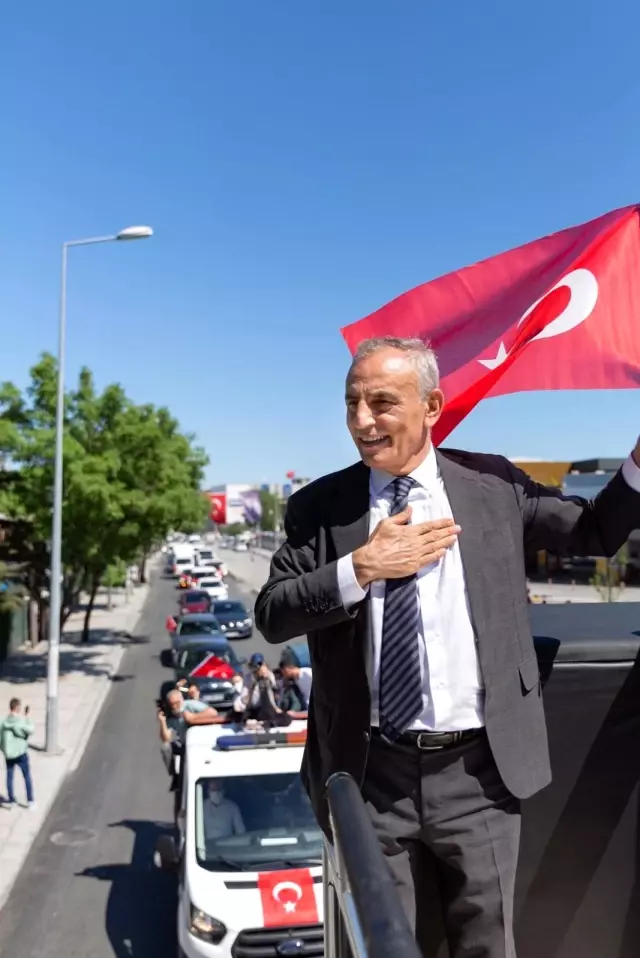 Küçükçekmece'de 19 Mayıs coşkusu evlerde yaşandı
