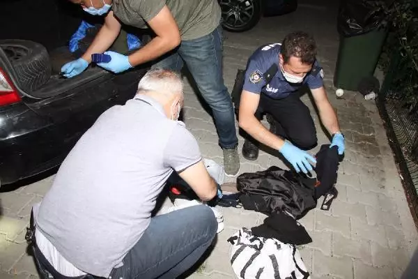 Kula'da 6 bin 298 adet yeşil reçeteli kimyasal ilaç ele geçirildi Kula'da 6 bin 298 adet yeşil reçeteli kimyasal ilaç ele geçirildi
