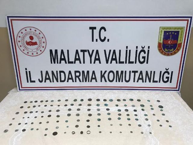 Son dakika! Malatya'da tarihi eser operasyonu: 2 gözaltı Son dakika! Malatya'da tarihi eser operasyonu: 2 gözaltı