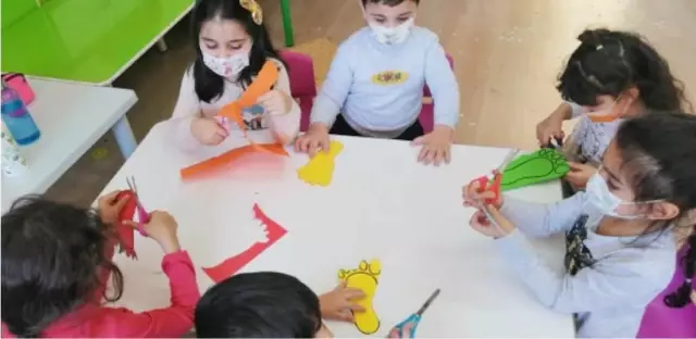 Sandıklı'da minik öğrencilere 'İngilizce ilk adım' projesi Sandıklı'da minik öğrencilere 'İngilizce ilk adım' projesi