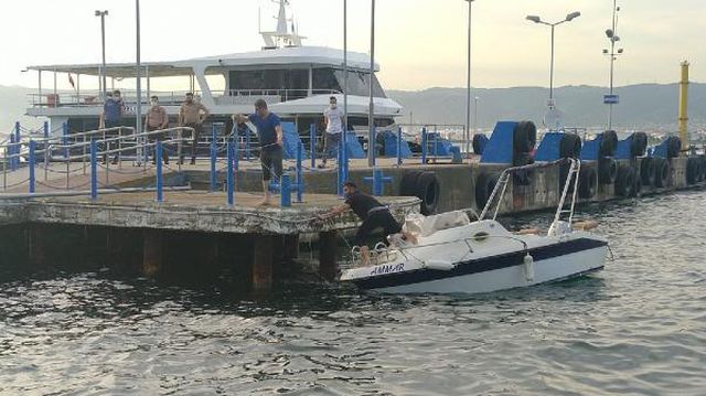 su alan teknede mahsur kalan 2 kisiyi deniz p 5 14145640 o