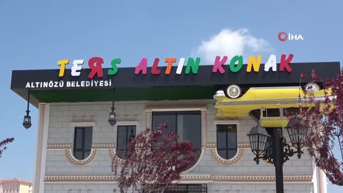 'Ters Altın Konak' kapanmanın ardından misafir kabul etmeye başladı