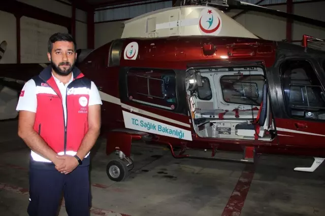 Son dakika haber | Yanan bebeği helikopter ambulansta hastaneye kadar kucağından indirmedi Son dakika haber | Yanan bebeği helikopter ambulansta hastaneye kadar kucağından indirmedi