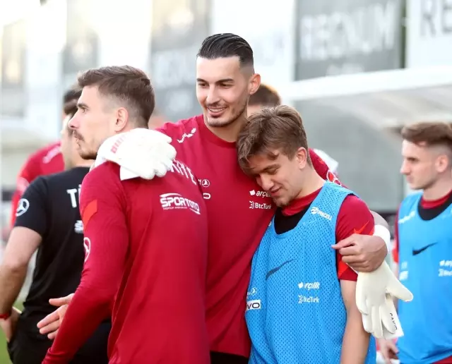 A Milli Futbol Takımı çalışmalarına devam ediyor A Milli Futbol Takımı çalışmalarına devam ediyor