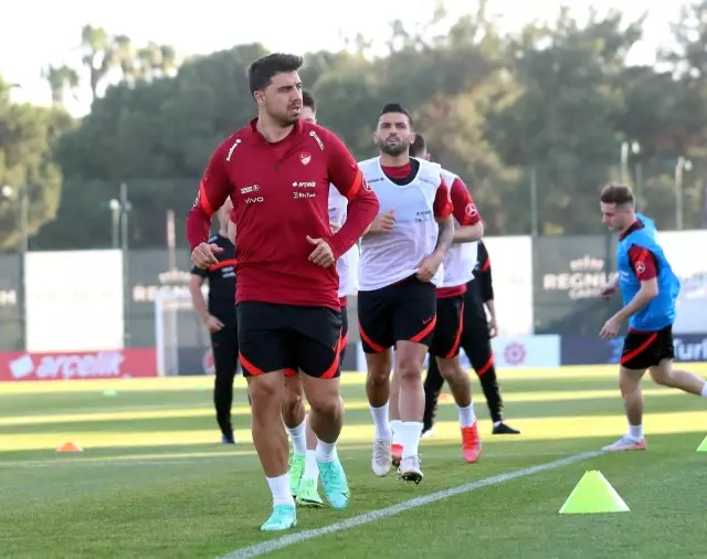 A Milli Futbol Takımı çalışmalarına devam ediyor A Milli Futbol Takımı çalışmalarına devam ediyor