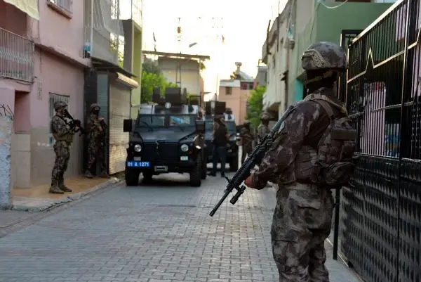 Son dakika haberi: Adana'da suç örgütüne şafak operasyonu Son dakika haberi: Adana'da suç örgütüne şafak operasyonu