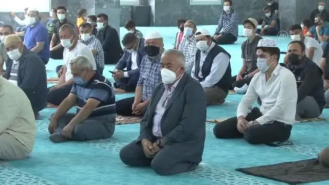Afyonkarahisar'ın en büyük camisinde ilk namaz kılındı Afyonkarahisar'ın en büyük camisinde ilk namaz kılındı