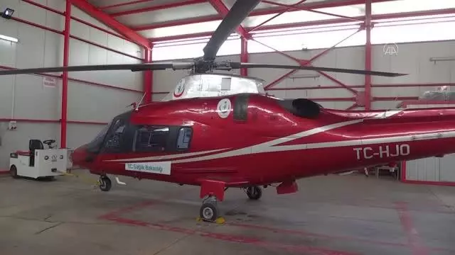 AFYONKARAHİSAR - Üzerine sıcak su dökülen bebeği kucağında taşıyan acil tıp teknisyeni Mehmet Canko, o onları anlattı AFYONKARAHİSAR - Üzerine sıcak su dökülen bebeği kucağında taşıyan acil tıp teknisyeni Mehmet Canko, o onları anlattı