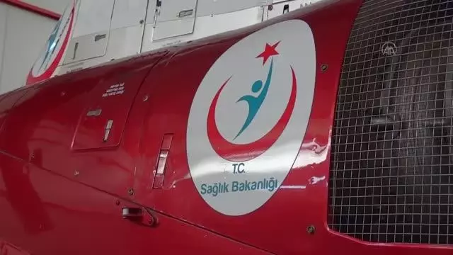 AFYONKARAHİSAR - Üzerine sıcak su dökülen bebeği kucağında taşıyan acil tıp teknisyeni Mehmet Canko, o onları anlattı AFYONKARAHİSAR - Üzerine sıcak su dökülen bebeği kucağında taşıyan acil tıp teknisyeni Mehmet Canko, o onları anlattı