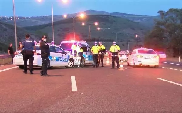 ANKARA'DA, DEVRİLEN MOTOSİKLETTEKİ 2 KİŞİ ÖLDÜ ANKARA'DA, DEVRİLEN MOTOSİKLETTEKİ 2 KİŞİ ÖLDÜ