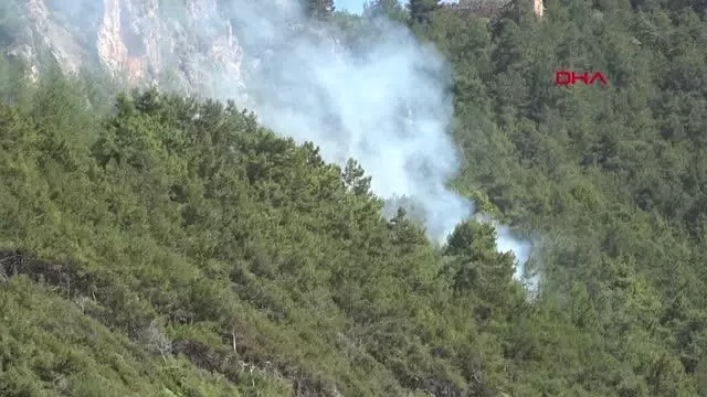 ANTALYA ALANYA KALESİ YAMACINDA KORKUTAN YANGIN ANTALYA ALANYA KALESİ YAMACINDA KORKUTAN YANGIN