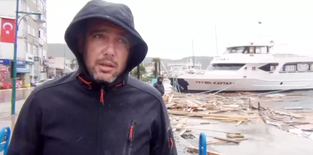 Ayvalık şiddetli fırtınanın ardından yaralarını sarmaya çalışıyor Ayvalık şiddetli fırtınanın ardından yaralarını sarmaya çalışıyor