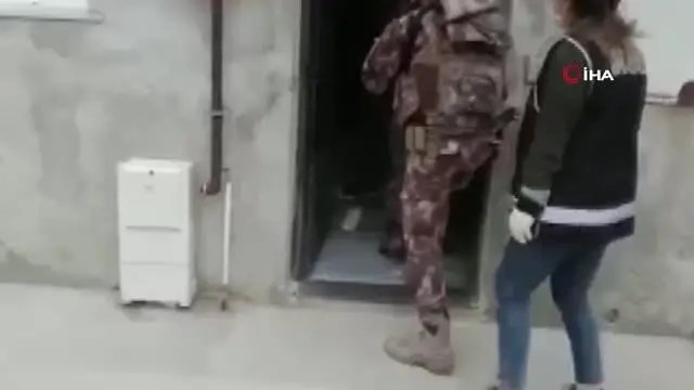 Son dakika 3. sayfa: EGM, 8 ilde eş zamanlı 'Sahil Rüzgarı' Operasyonu başlattı Son dakika 3. sayfa: EGM, 8 ilde eş zamanlı 'Sahil Rüzgarı' Operasyonu başlattı
