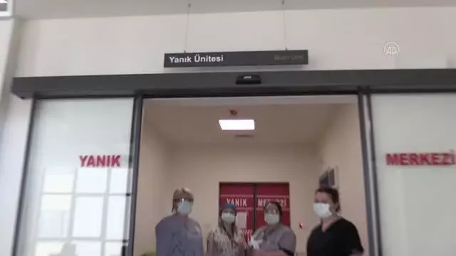 ESKİŞEHİR - Afyonkarahisar'da üzerine sıcak su dökülen bebeğin Eskişehir'de tedavisi sürüyor ESKİŞEHİR - Afyonkarahisar'da üzerine sıcak su dökülen bebeğin Eskişehir'de tedavisi sürüyor