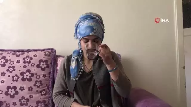 Genç kız yeniden elini tam kullanabilmenin umuduyla yaşıyor Genç kız yeniden elini tam kullanabilmenin umuduyla yaşıyor