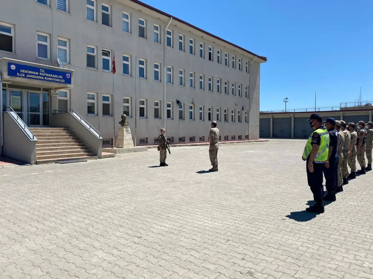 Hekimhan İlçe Jandarma Komutanlığı, otizmli genç ve ailesini ağırladı