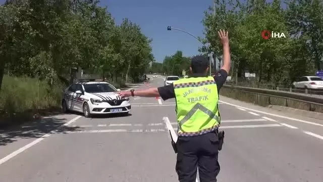 Son dakika haberi | Jandarma personeli yolcu gibi otobüse binip, denetim yaptı