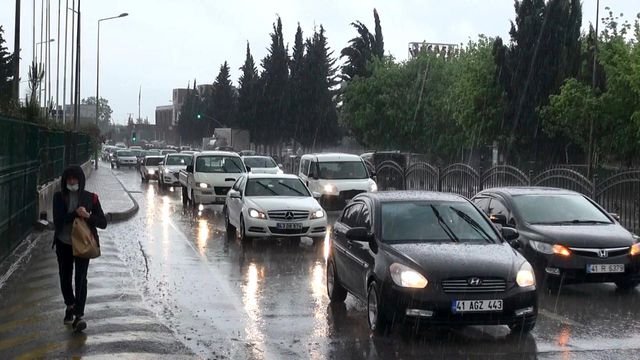 kocaeli de saganak yagis trafigi olumsuz etki 2 14147336 o