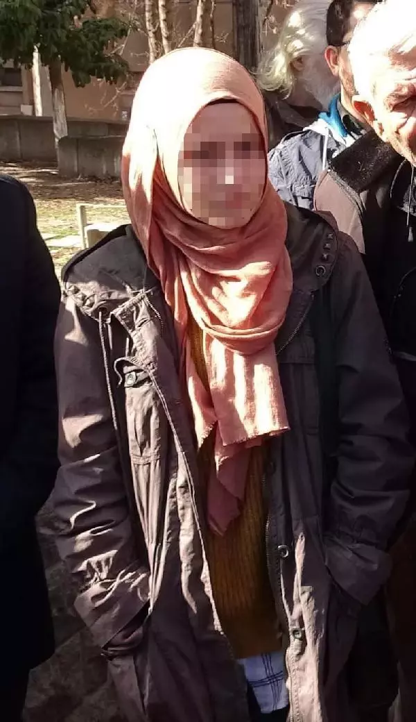 'Gözaltı sırasında sarkıntılık' gerekçesiyle yargılanan polise 2 yıl 6 ay ceza 'Gözaltı sırasında sarkıntılık' gerekçesiyle yargılanan polise 2 yıl 6 ay ceza