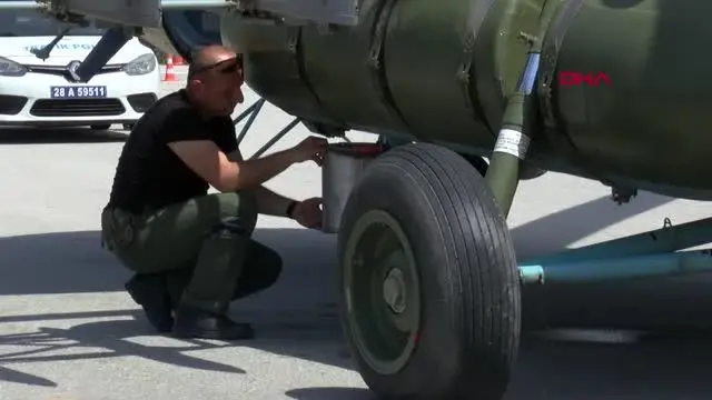 Son dakika haberi! SAHİLE ZORUNLU İNİŞ YAPAN AZERBAYCAN ASKERİ HELİKOPTERİNDE ARIZA ONARILDI Son dakika haberi! SAHİLE ZORUNLU İNİŞ YAPAN AZERBAYCAN ASKERİ HELİKOPTERİNDE ARIZA ONARILDI
