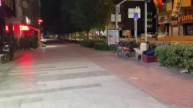 Sokağa çıkma kısıtlamasıyla kent merkezinde sessizlik Sokağa çıkma kısıtlamasıyla kent merkezinde sessizlik