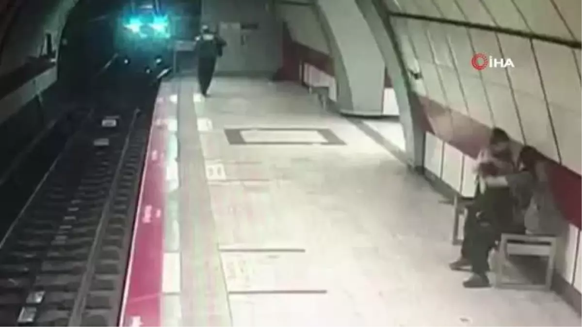 Taksim metrosunda raylara atlayan kadının görüntüleri ortaya çıktı