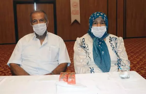 Yarım asırdır evli çiftlerden, yeni evlilere 'mutlu evlilik' tavsiyeleri Yarım asırdır evli çiftlerden, yeni evlilere 'mutlu evlilik' tavsiyeleri